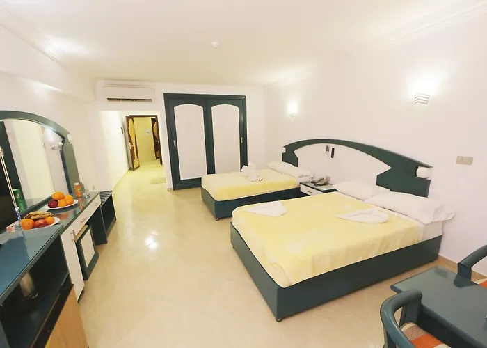 Golden 1 Szálloda Rasz Szedr